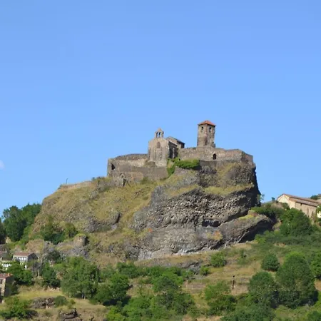 With Terrace Holiday home Villeneuve-d'Allier
