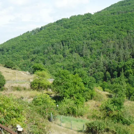 With Terrace Villeneuve-d'Allier